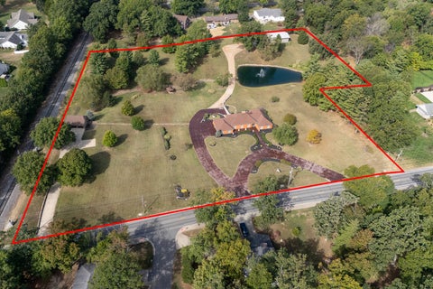 Tiny photo for 809 N 27th Street, Mt Vernon, IL 62864 (MLS # 12779036)