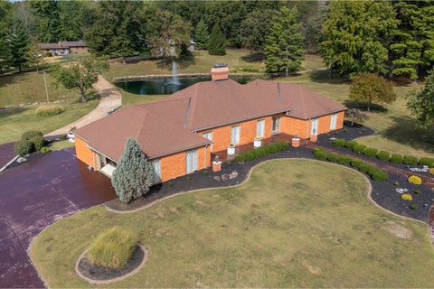 Tiny photo for 809 N 27th Street, Mt Vernon, IL 62864 (MLS # 12779036)