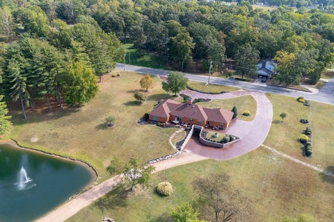 Tiny photo for 809 N 27th Street, Mt Vernon, IL 62864 (MLS # 12779036)