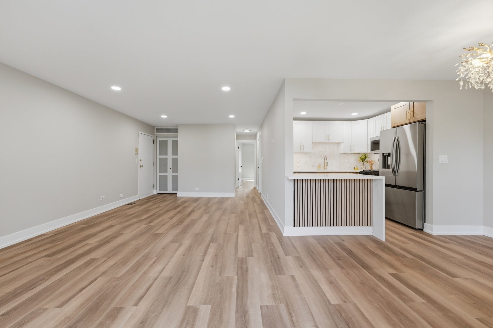 1952 N Hidden Creek Circle 7