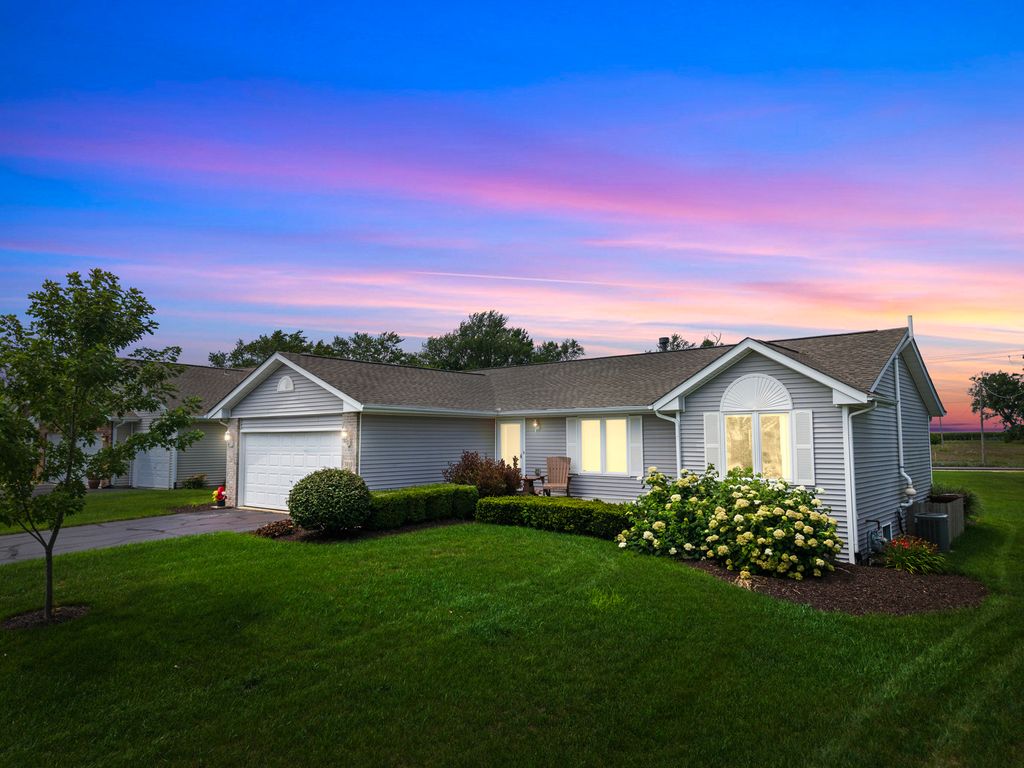 Photo for 3810 Foxglove Lane, Winnebago, IL 61088 (MLS # 12418854)