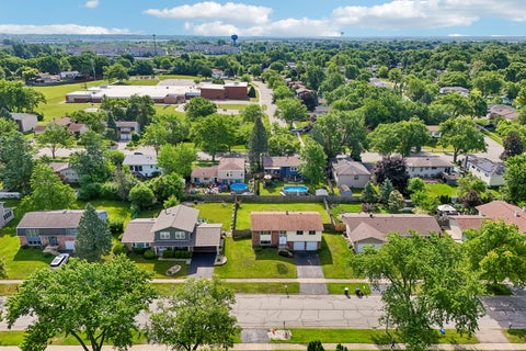 Tiny photo for 420 Justine Avenue, Bolingbrook, IL 60440 (MLS # 12622079)