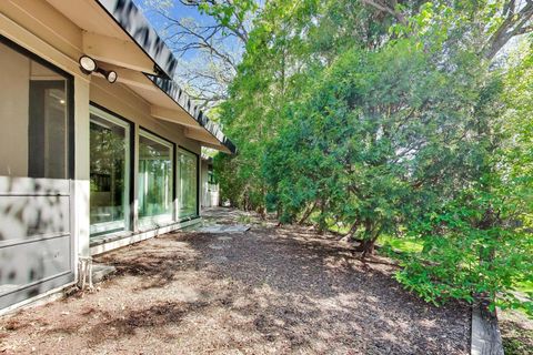 Tiny photo for 708 WOODLAND Avenue, Hinsdale, IL 60521 (MLS # 12630254)
