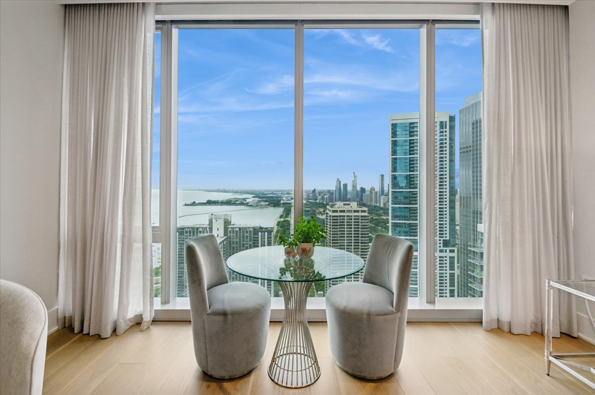 363 E Wacker Drive 3805