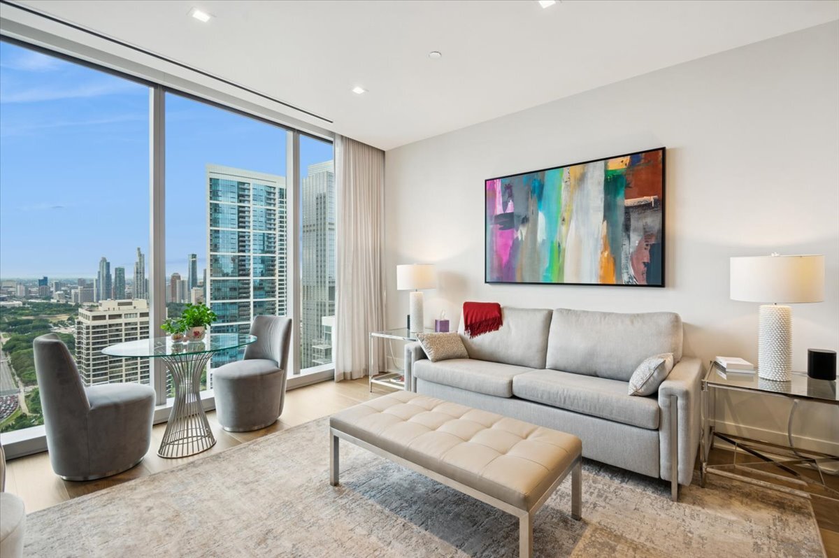 363 E Wacker Drive 3805