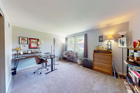 Tiny photo for 315 E Reseda Parkway, Palatine, IL 60067 (MLS # 12699892)