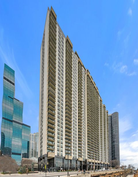 400 E RANDOLPH Street 1122 Chicago IL 60601