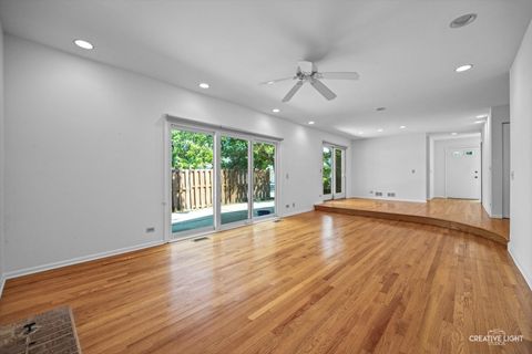 Tiny photo for 47 The Court Of Greenway Street #47, Northbrook, IL 60062 (MLS # 12498638)