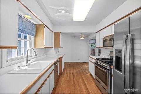 Tiny photo for 47 The Court Of Greenway Street #47, Northbrook, IL 60062 (MLS # 12498638)