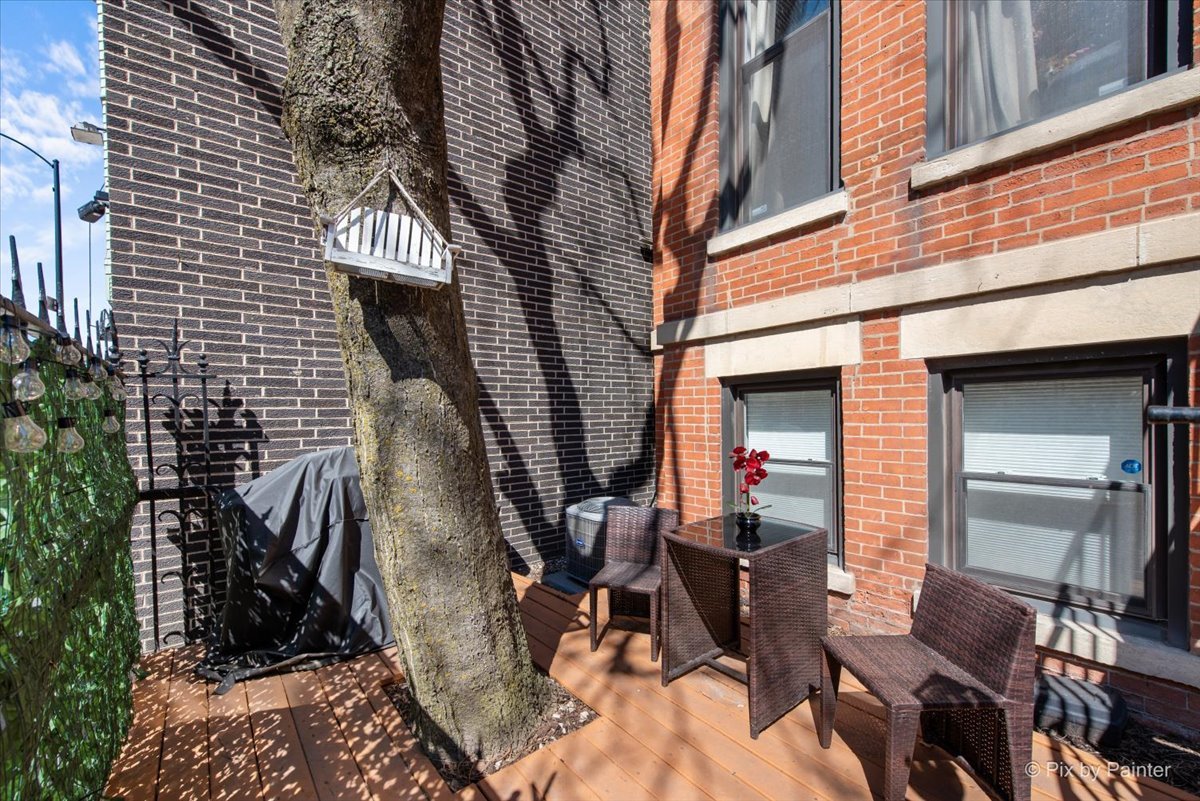 1969 N Lincoln Avenue 1