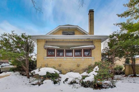 Photo of 1601 Sherman Place, Des Plaines, IL 60016 (MLS # 12531585)