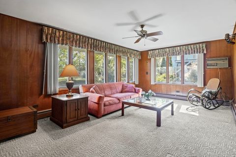 Tiny photo for 505 N Maple Street, Prospect Heights, IL 60070 (MLS # 12497877)