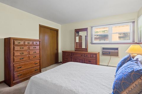 Tiny photo for 505 N Maple Street, Prospect Heights, IL 60070 (MLS # 12497877)