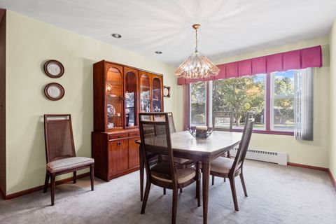 Tiny photo for 505 N Maple Street, Prospect Heights, IL 60070 (MLS # 12497877)