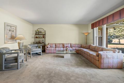 Tiny photo for 505 N Maple Street, Prospect Heights, IL 60070 (MLS # 12497877)