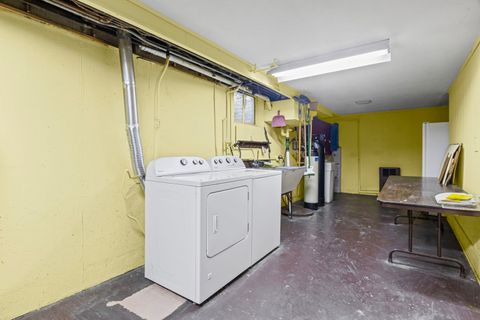 Tiny photo for 505 N Maple Street, Prospect Heights, IL 60070 (MLS # 12497877)