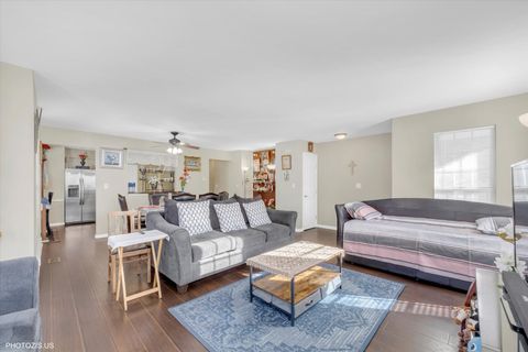 Tiny photo for 864 Lansing Court #864, Vernon Hills, IL 60061 (MLS # 12534424)