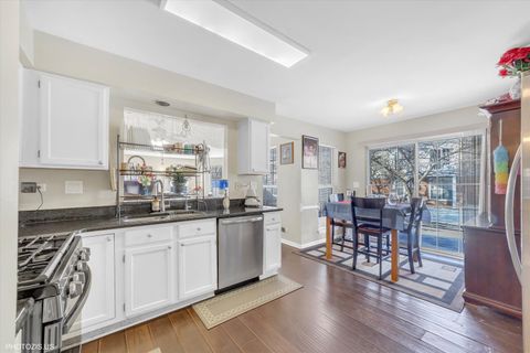 Tiny photo for 864 Lansing Court #864, Vernon Hills, IL 60061 (MLS # 12534424)