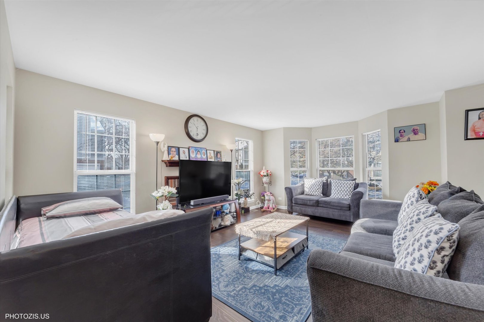 864 Lansing Court 864