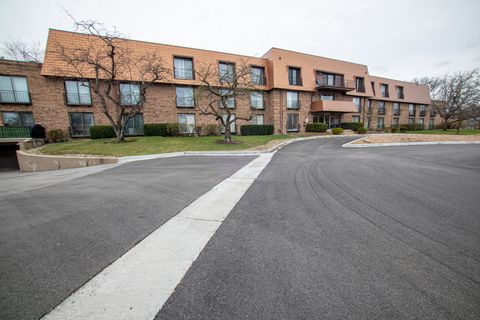 Tiny photo for 4050 Dundee Road #203, Northbrook, IL 60062 (MLS # 12322217)