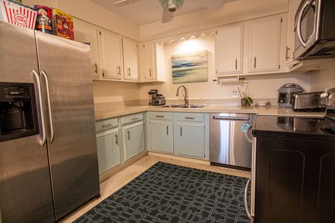 Tiny photo for 4050 Dundee Road #203, Northbrook, IL 60062 (MLS # 12322217)