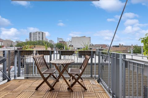 Tiny photo for 1515 N WELLS Street #5C, Chicago, IL 60610 (MLS # 12455345)