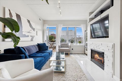 Tiny photo for 1515 N WELLS Street #5C, Chicago, IL 60610 (MLS # 12455345)