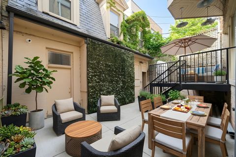 Tiny photo for 1352 N La Salle Drive, Chicago, IL 60610 (MLS # 12602393)