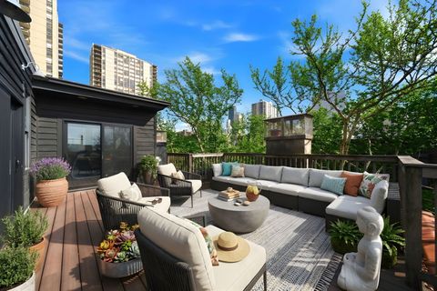 Tiny photo for 1352 N La Salle Drive, Chicago, IL 60610 (MLS # 12602393)