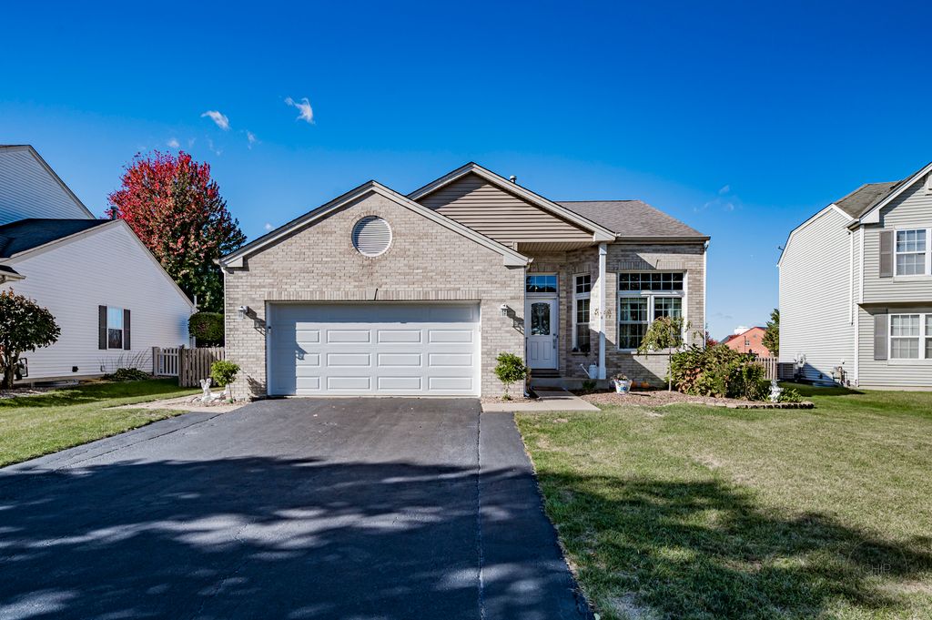 Photo for 2107 Ashbrook Court, Plainfield, IL 60586 (MLS # 12503353)
