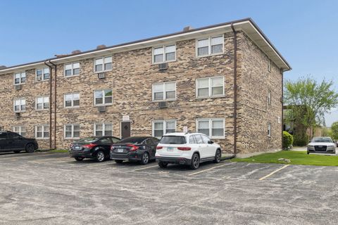 Tiny photo for 7112 99th Street #309, Chicago Ridge, IL 60415 (MLS # 12635207)