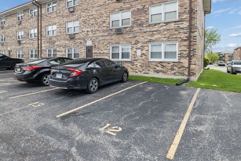 Tiny photo for 7112 99th Street #309, Chicago Ridge, IL 60415 (MLS # 12635207)