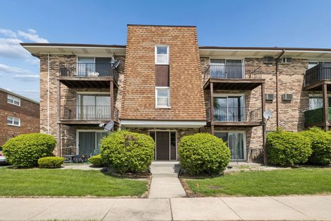 Photo of 7112 99th Street #309, Chicago Ridge, IL 60415 (MLS # 12635207)