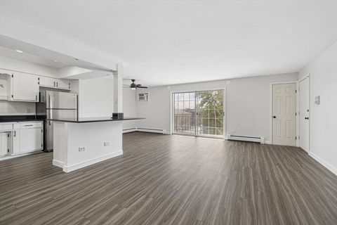 Tiny photo for 7112 99th Street #309, Chicago Ridge, IL 60415 (MLS # 12635207)
