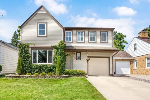 Photo of 134 N 8th Avenue, Des Plaines, IL 60016 (MLS # 12739746)