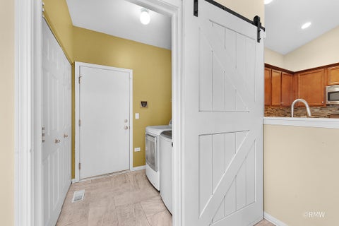 Tiny photo for 981 Oak Ridge Boulevard, Elgin, IL 60120 (MLS # 12745664)