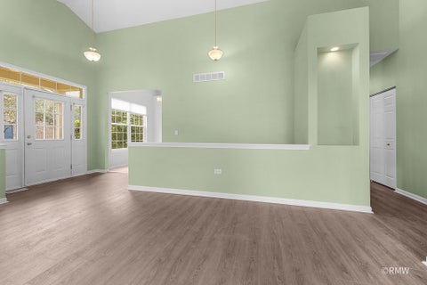 Tiny photo for 981 Oak Ridge Boulevard, Elgin, IL 60120 (MLS # 12745664)