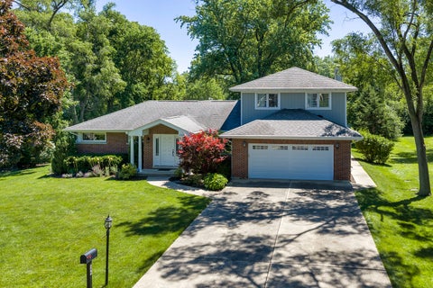 Photo of 249 Spruce Road, Northbrook, IL 60062 (MLS # 12683505)