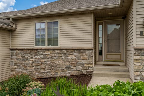 Tiny photo for 1401 Stone Bridge Crossing #1401, Rockford, IL 61108 (MLS # 12720100)