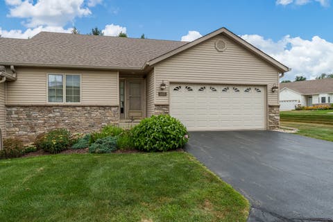 Photo of 1401 Stone Bridge Crossing #1401, Rockford, IL 61108 (MLS # 12720100)