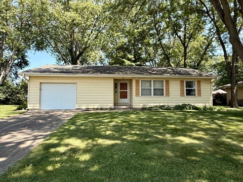 Photo of 14 Bradley Court, Clinton, IL 61727 (MLS # 12644387)