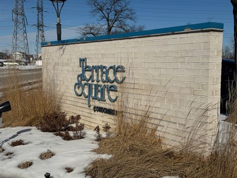 Tiny photo for 9128 W Terrace Drive #3M, Niles, IL 60714 (MLS # 12562657)