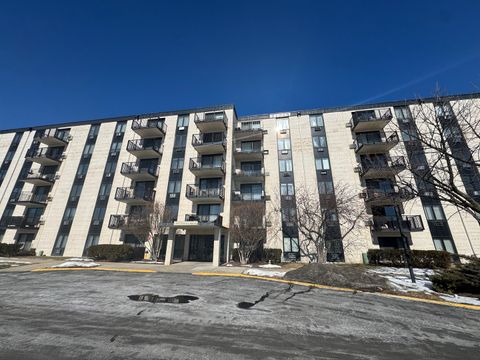 Photo of 9128 W Terrace Drive #3M, Niles, IL 60714 (MLS # 12562657)