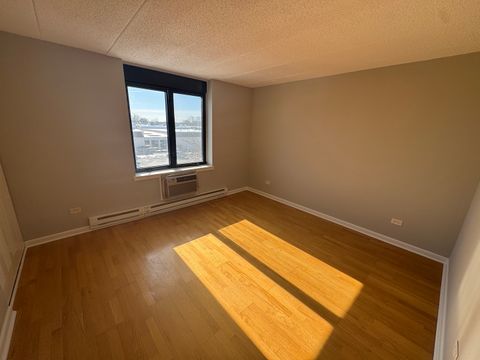 Tiny photo for 9128 W Terrace Drive #3M, Niles, IL 60714 (MLS # 12562657)