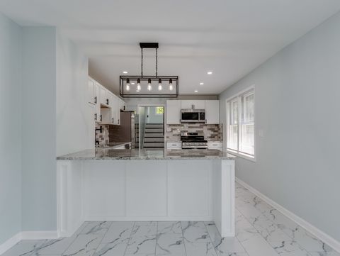 Tiny photo for 2004 Burlington Avenue, Lisle, IL 60532 (MLS # 12381998)