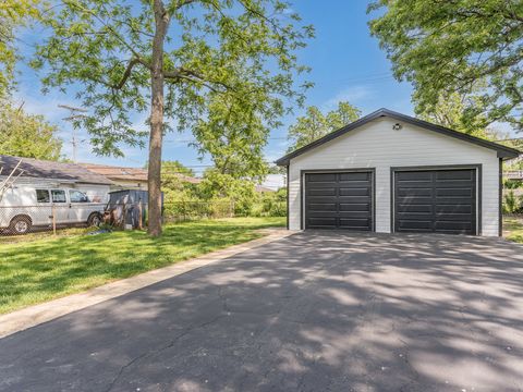 Tiny photo for 2004 Burlington Avenue, Lisle, IL 60532 (MLS # 12381998)