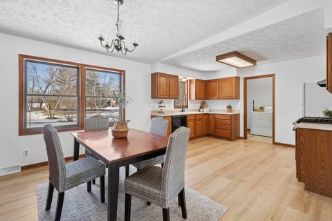 Tiny photo for 33430 N Hunt Club Road, Libertyville, IL 60048 (MLS # 12567102)