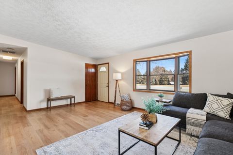 Tiny photo for 33430 N Hunt Club Road, Libertyville, IL 60048 (MLS # 12567102)