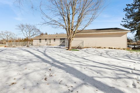 Tiny photo for 33430 N Hunt Club Road, Libertyville, IL 60048 (MLS # 12567102)
