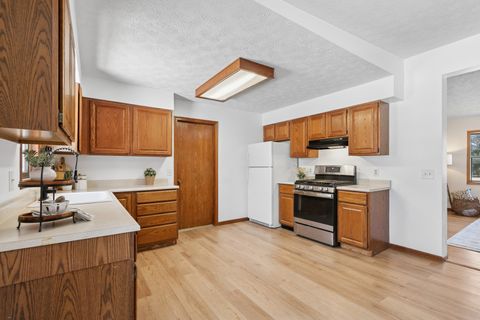 Tiny photo for 33430 N Hunt Club Road, Libertyville, IL 60048 (MLS # 12567102)